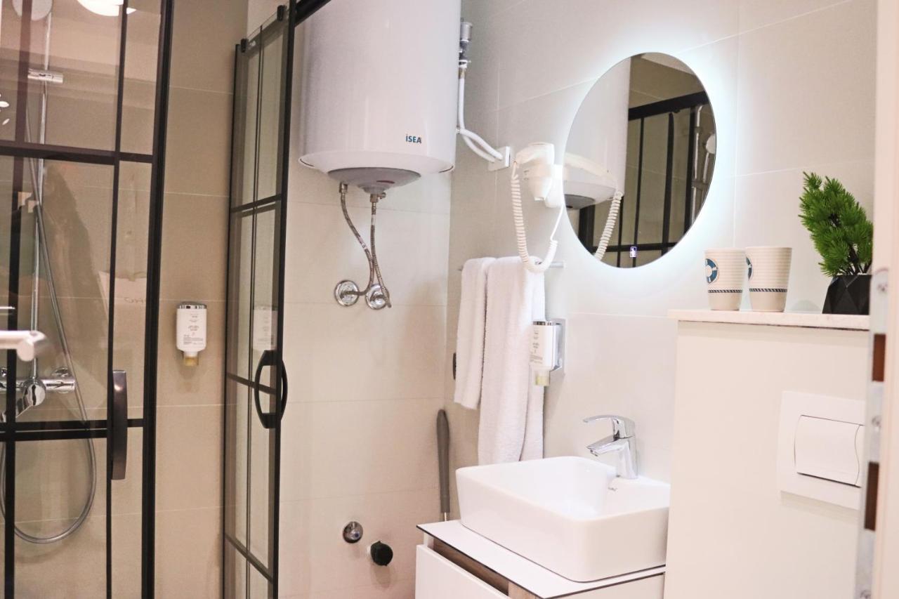 Cozy Apartment In พริสตีนา ภายนอก รูปภาพ